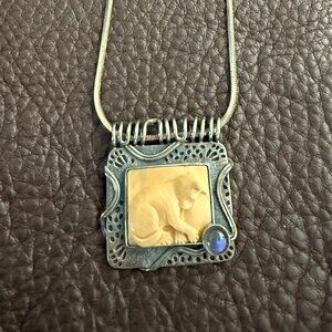 Zealandia Sterling Carved Cat Pendant Necklace Signed Susan Tereba